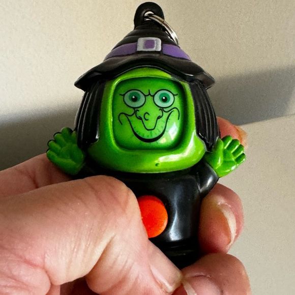 Vintage  Halloween Plastic Spinning Face Witch - Picture 3 of 8